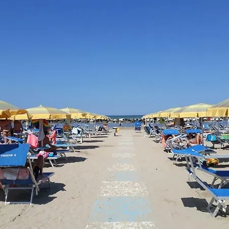 Rita A 100 Metri Dalla Spiaggia Apartment *